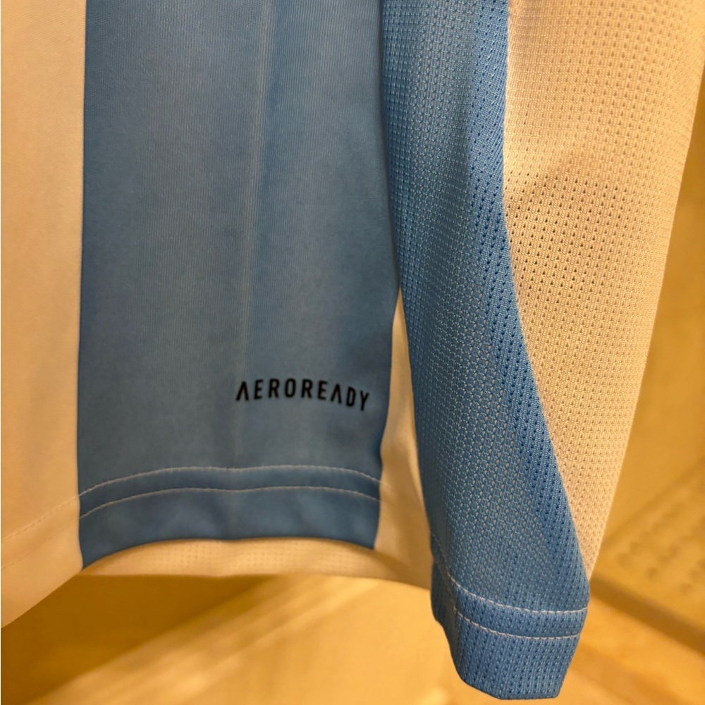 Adidas Messi jersey - Picture 5 of 8
